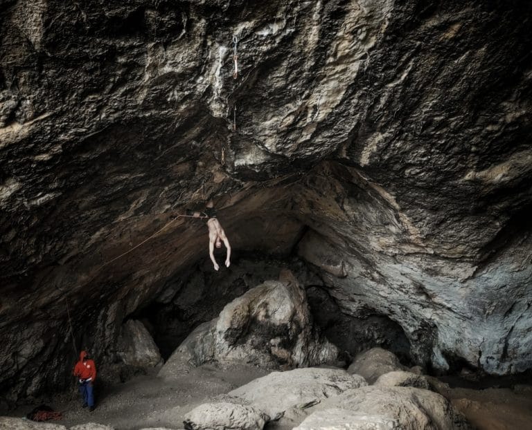 Adam Ondra y una lección de ética en Cova Negra, Montanejos