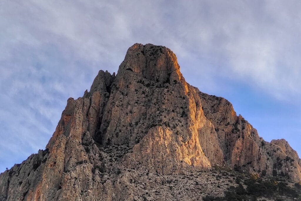 Escalada en el Puig Campana de Finestrat (Alicante) - destinoclimbing.com