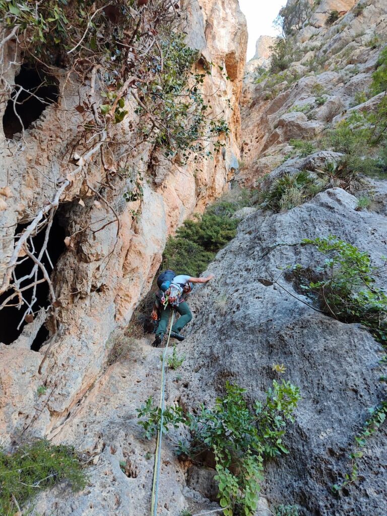 Vía Matar o Morir (6c+, 400m ) - Puig Campana - destinoclimbing (5)