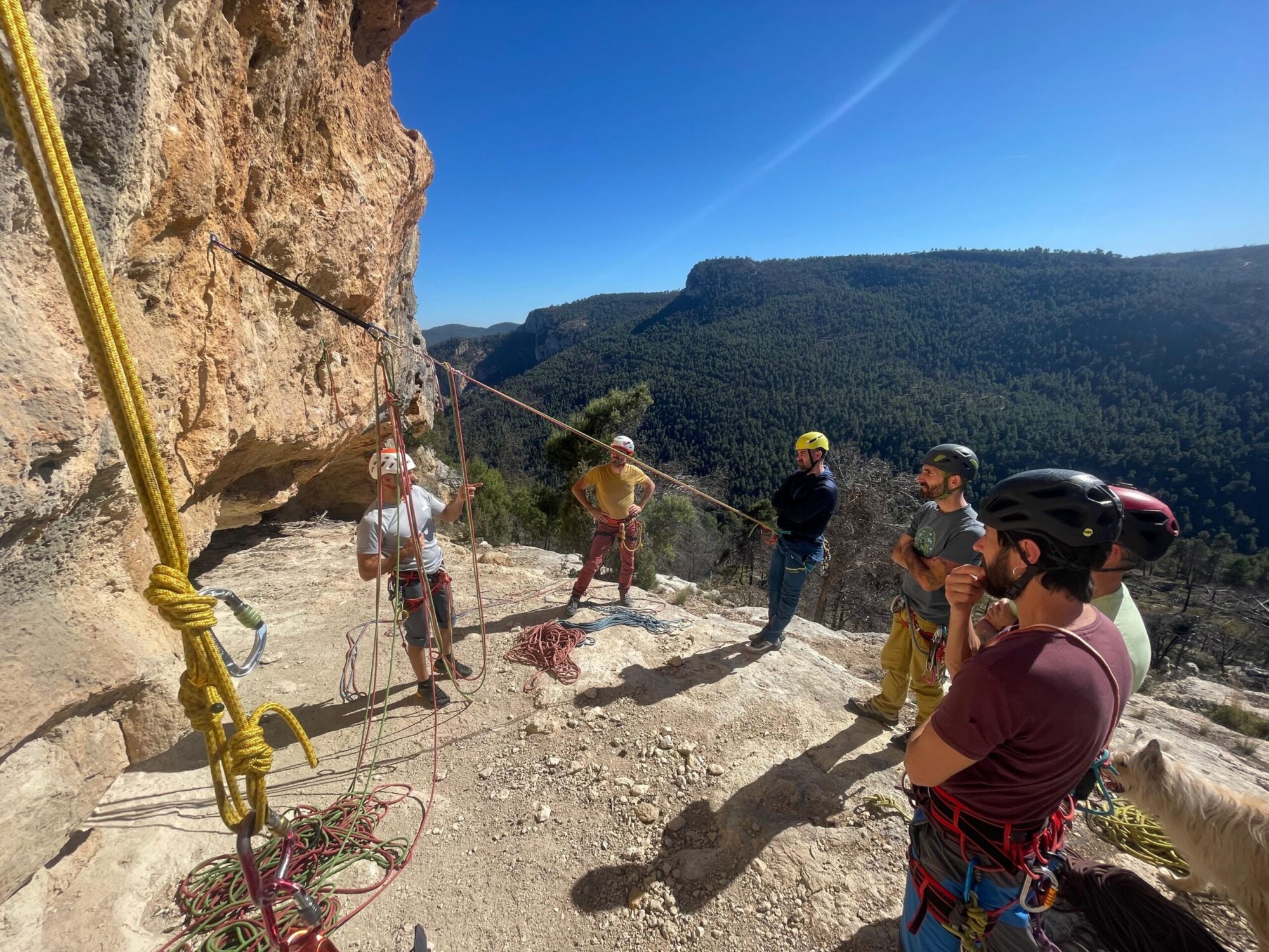 Escalada clásica y de vía larga durante la tecnificación en escalada