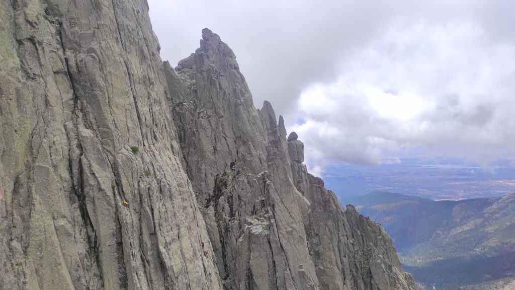 Escalada en Galayos (Gredos) - Destino Climbing 