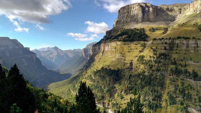 Escalada en Ordesa: la guía completa del valle, el Tozal del Mallo y Monte Perdido