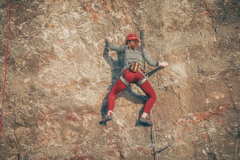 Escalada en roca para principiantes: qué necesitas para empezar
