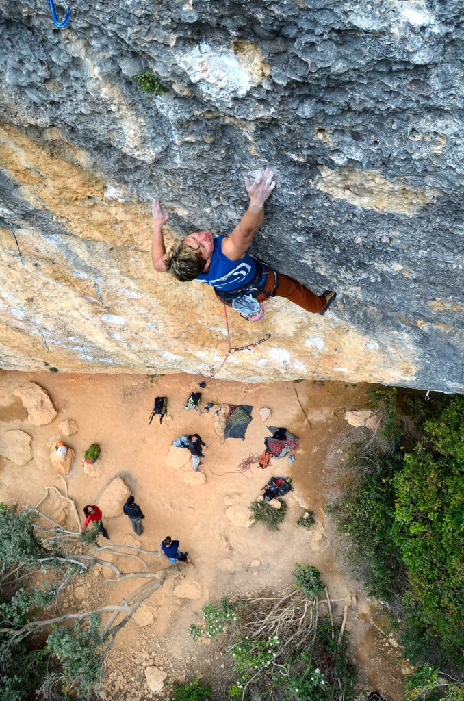 Muriel Sarkany repitiendo Era Vella 9a de Chris Sharma en Margalef Cataluña - Foto de Shopholds, CC BY-SA 4.0, vía Wikimedia Commons