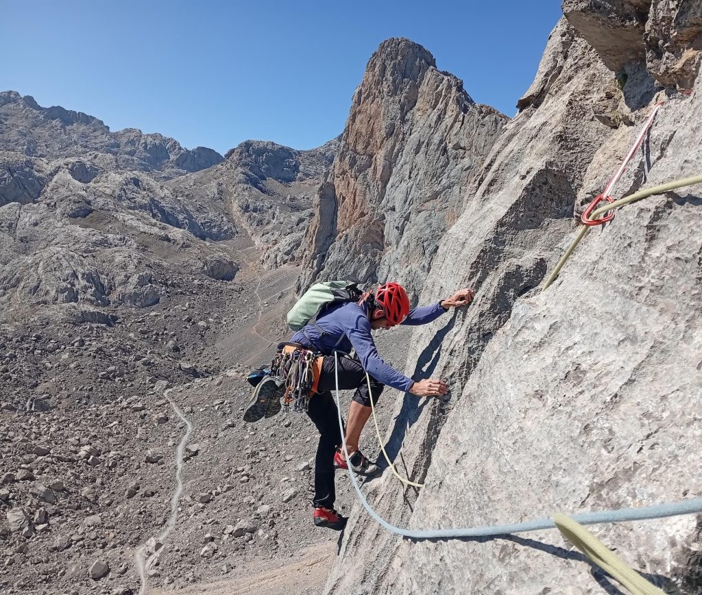 Horcados rojos - Escalada en Picos de Europa - Rafa Gómez