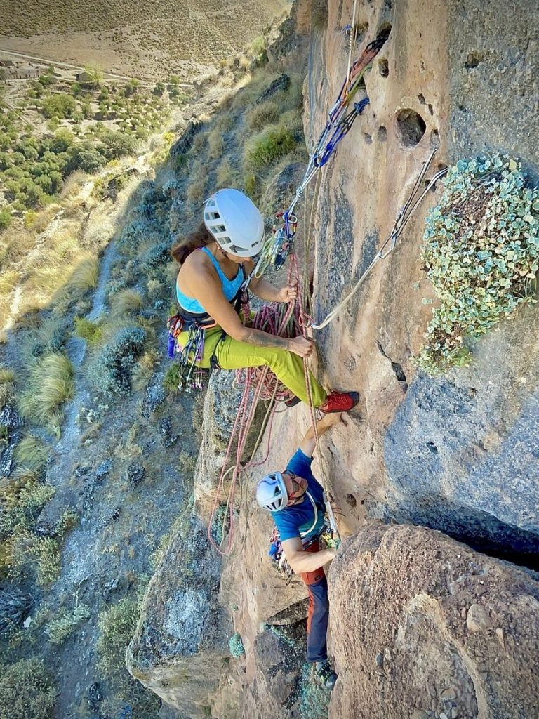 Curso de escalada clásica y autoprotección en Granada