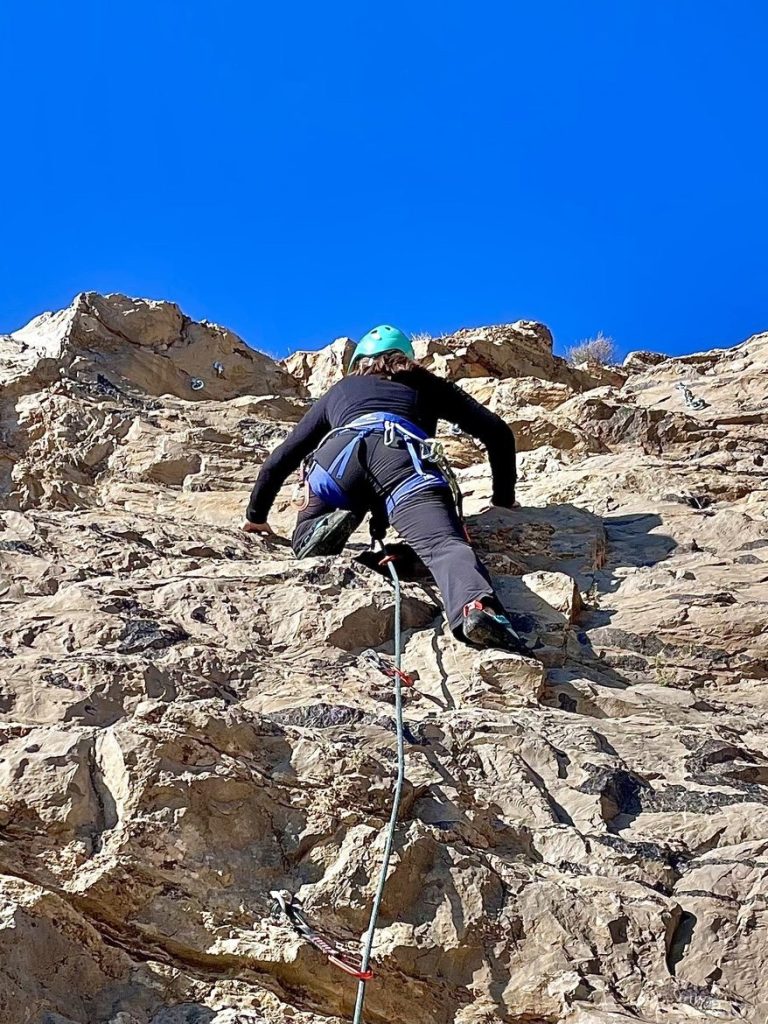 Jornada de formación de escalada deportiva en roca en Granada